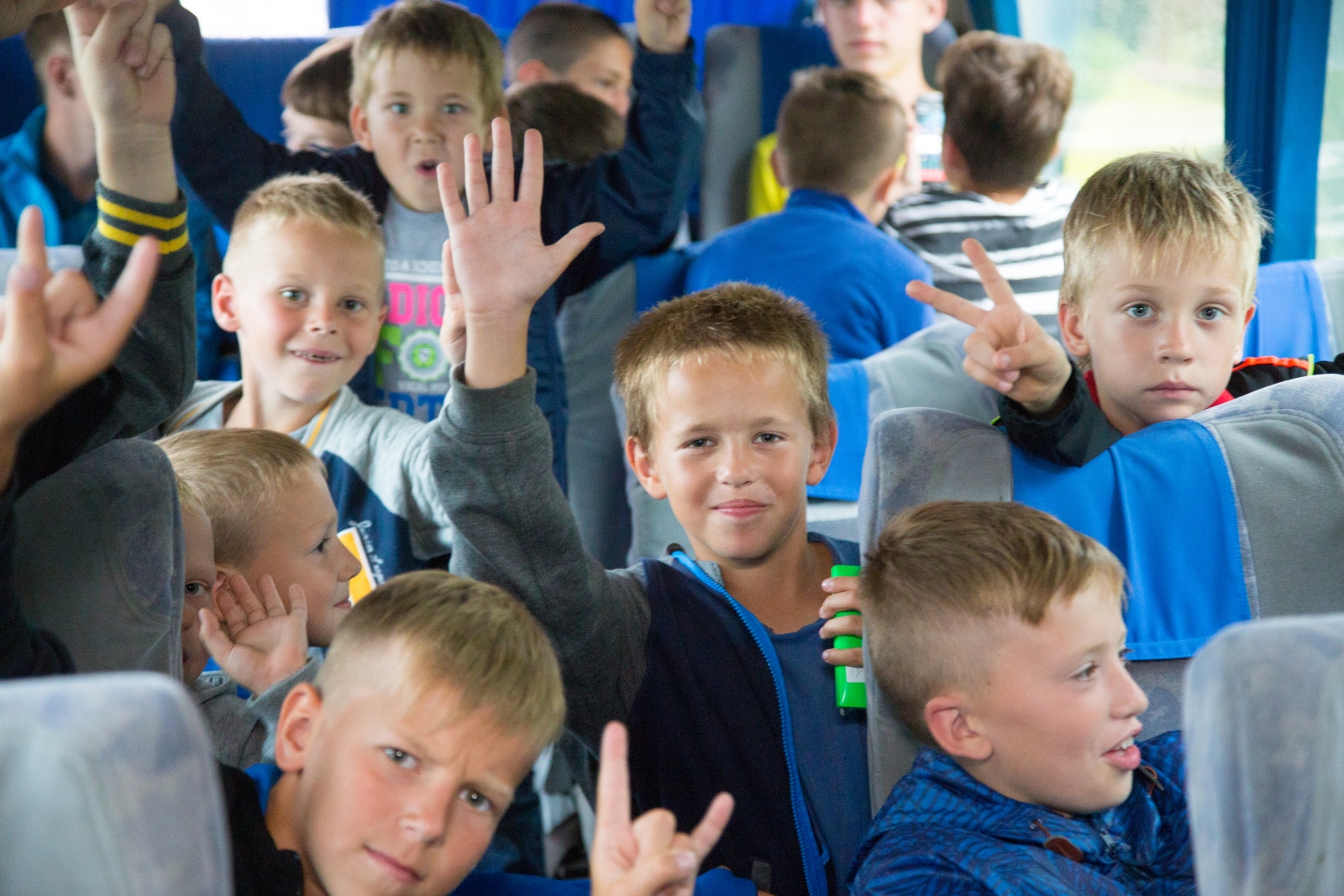 Экскурсия для воспитанников летнего лагеря Академии на новый стадион и «Сибур Арену»