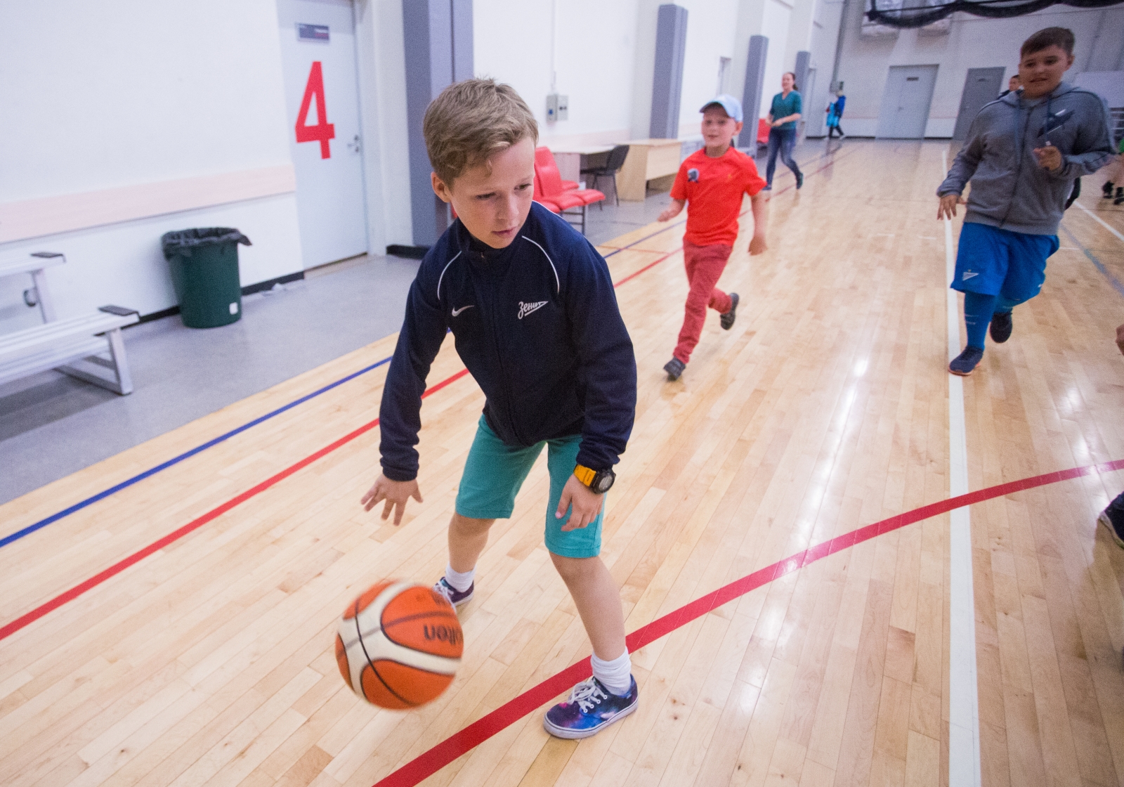 Экскурсия для воспитанников летнего лагеря Академии на новый стадион и «Сибур Арену»