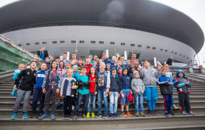 Экскурсия для воспитанников летнего лагеря Академии на новый стадион и «Сибур Арену»