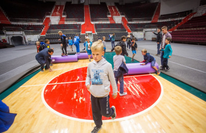 Экскурсия для воспитанников летнего лагеря Академии на новый стадион и «Сибур Арену»