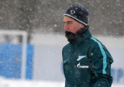 Тренировка «Зенита»-м в Академии во время снегопада