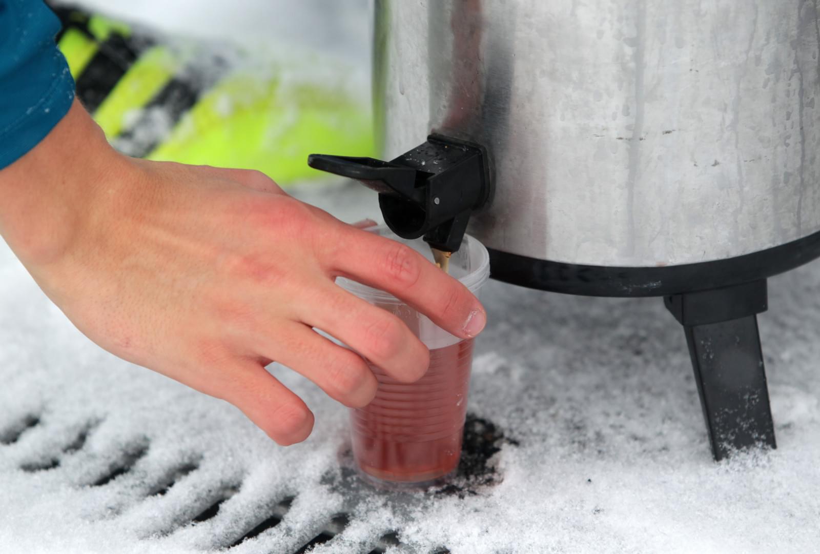 Тренировка «Зенита»-м в Академии во время снегопада