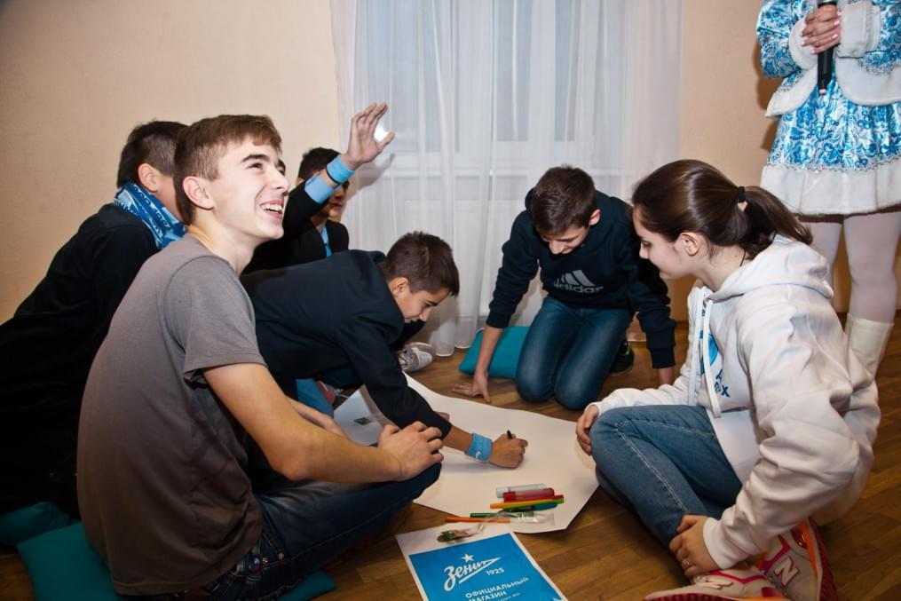 Клуб Добрых Дел: Аксель Витсель принимает участие в программе «Новогодний рейс»