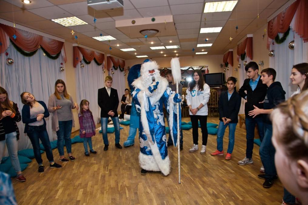 Клуб Добрых Дел: Аксель Витсель принимает участие в программе «Новогодний рейс»