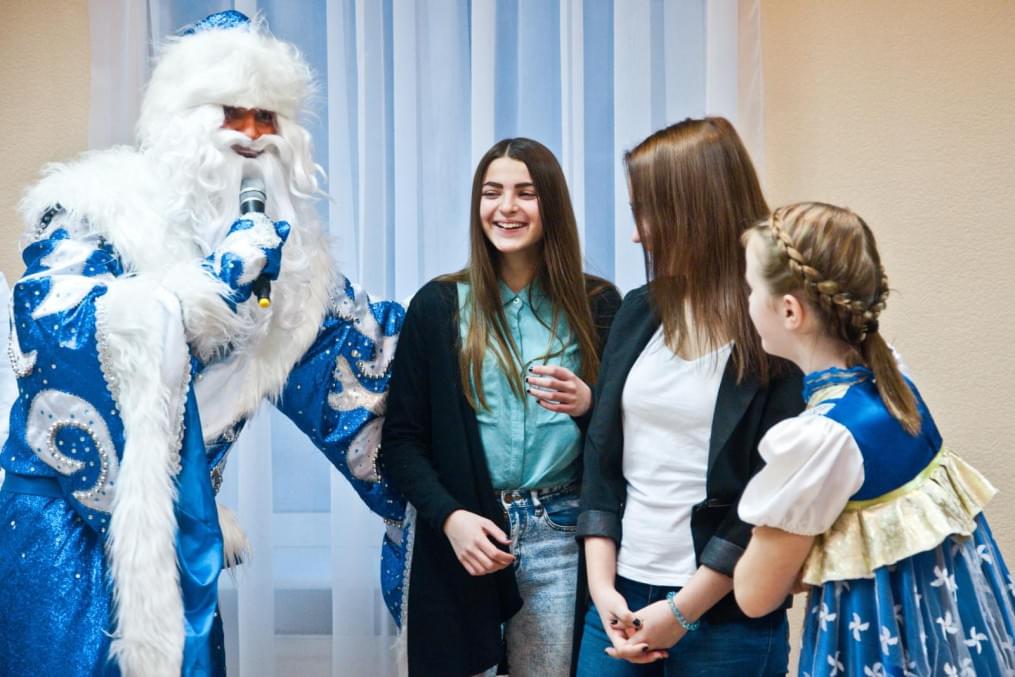 Клуб Добрых Дел: Аксель Витсель принимает участие в программе «Новогодний рейс»