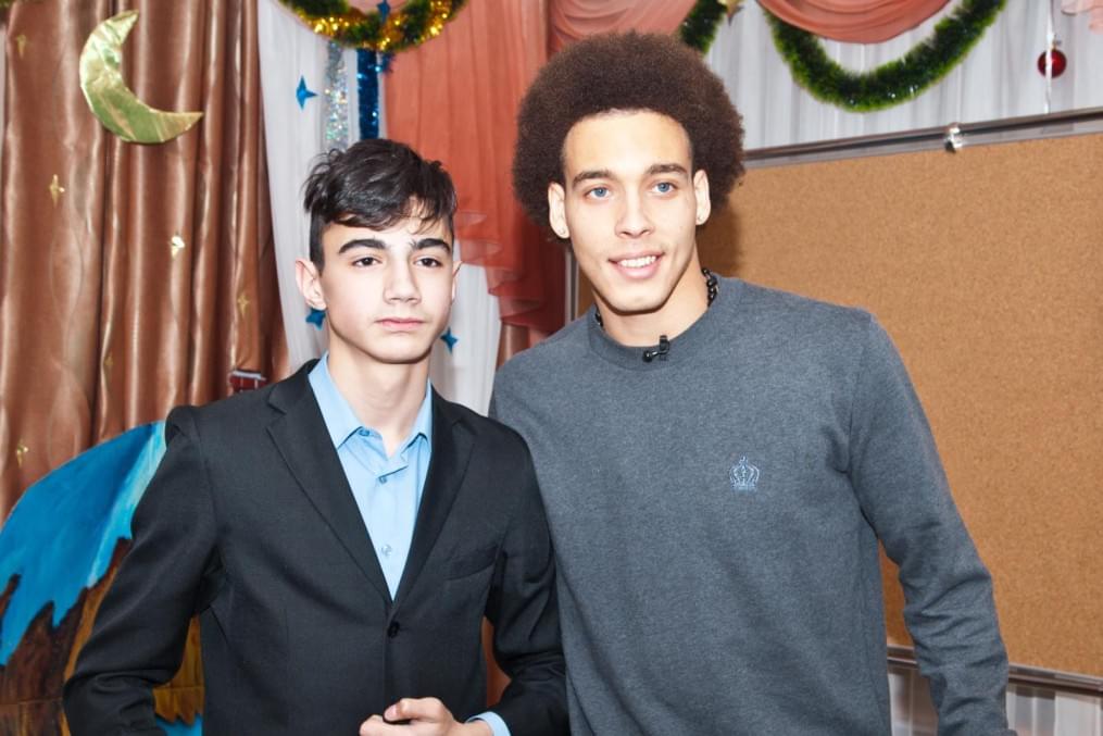 Клуб Добрых Дел: Аксель Витсель принимает участие в программе «Новогодний рейс»