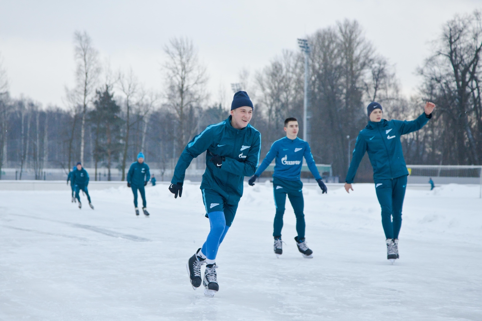 Тренировка «Зенита»-2 на коньках