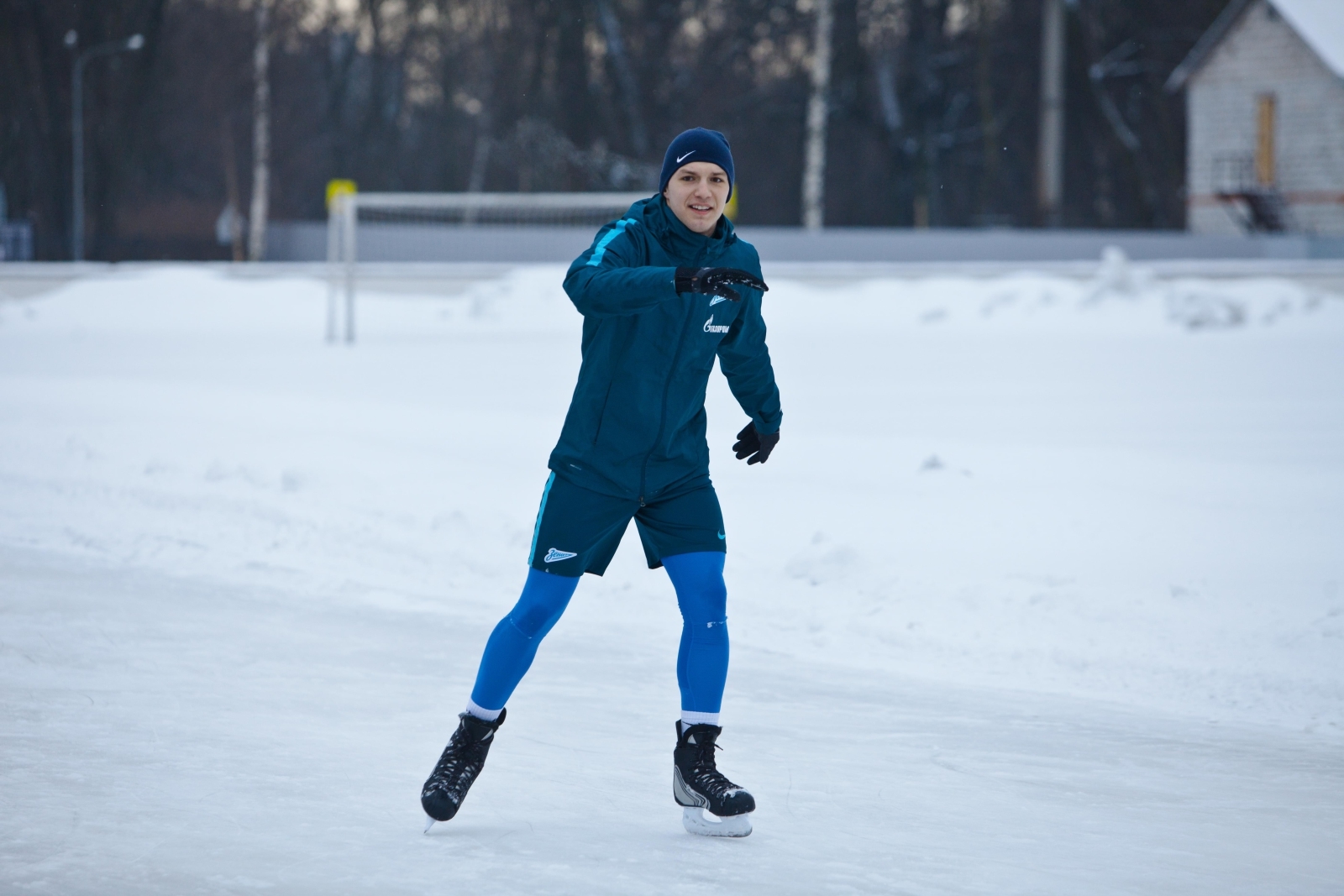 Тренировка «Зенита»-2 на коньках