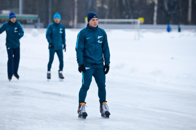 Тренировка «Зенита»-2 на коньках