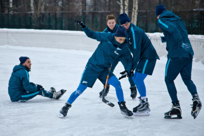 Тренировка «Зенита»-2 на коньках