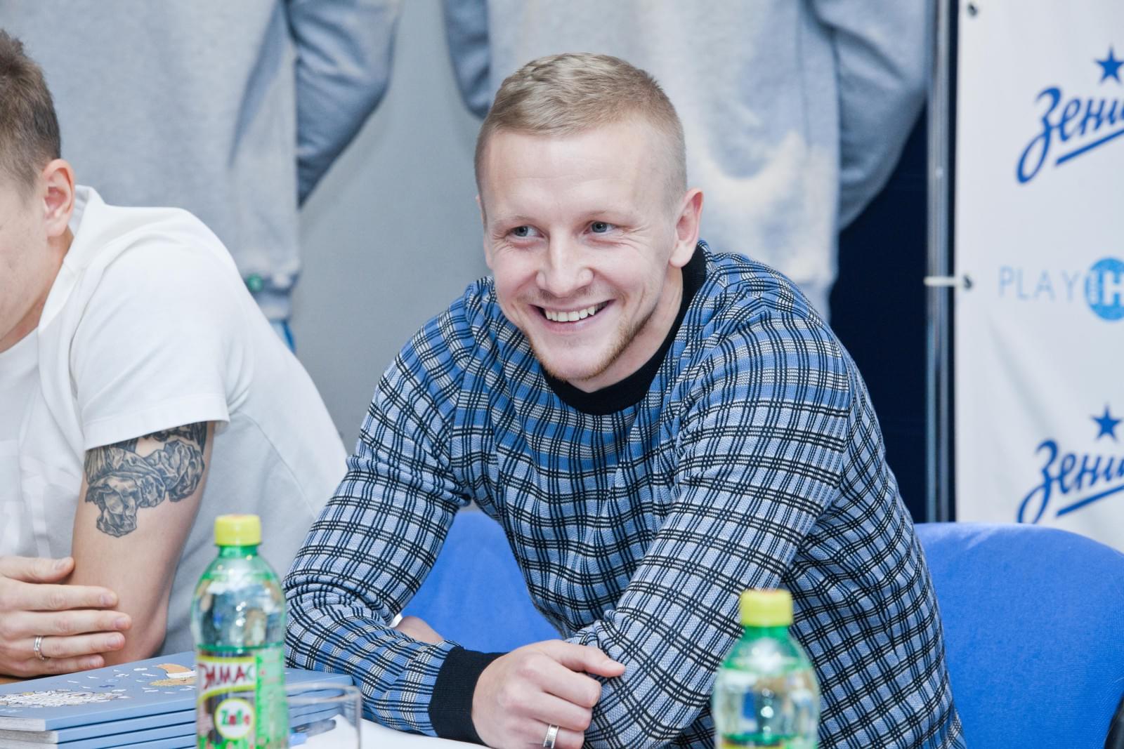 Презентация книжки-расскраски благотворительного фонда зенитовцев Play and Help