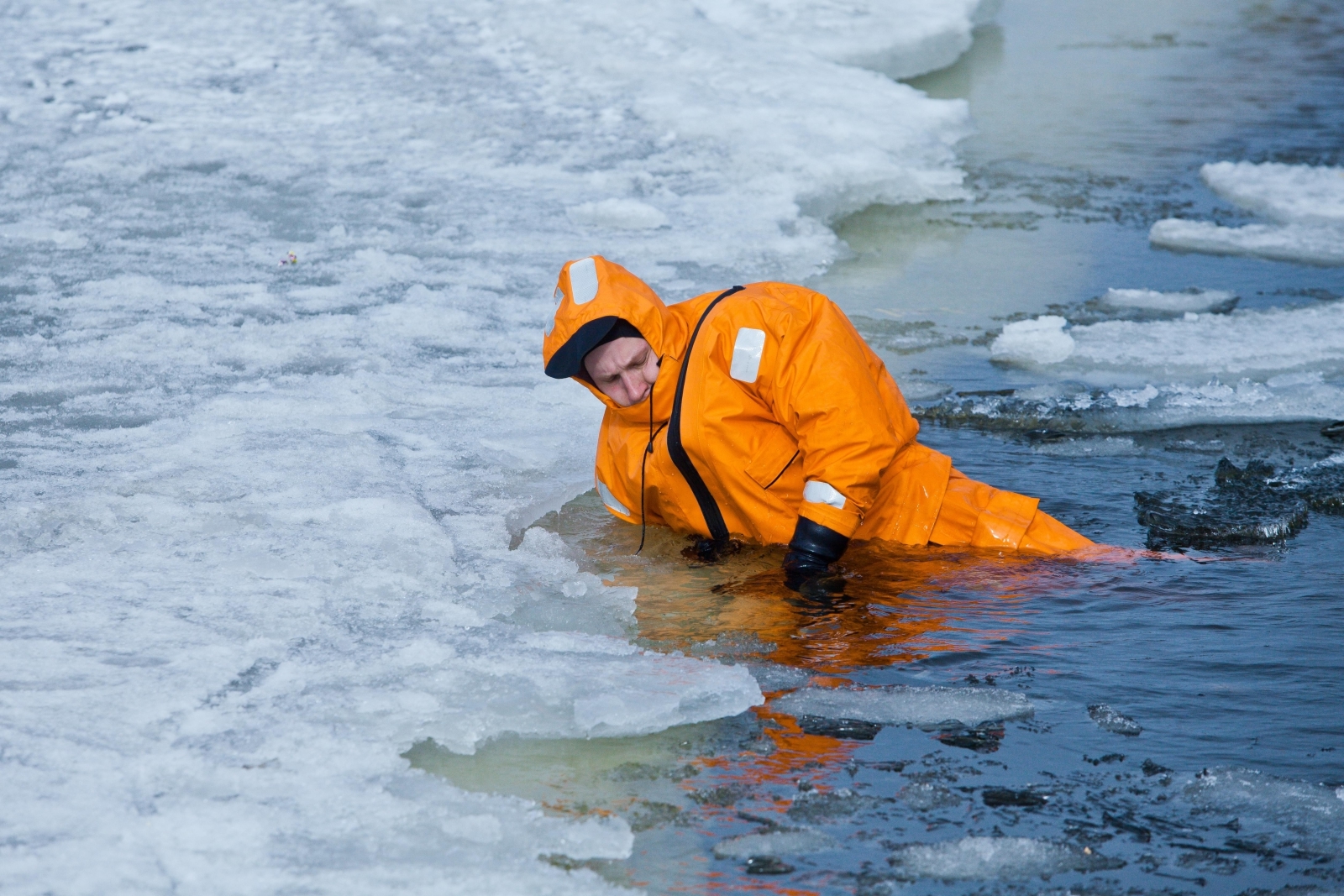 «Давай-давай!»: Владислав Радимов стал спасателем МЧС, чтобы помочь Ване Ганичеву