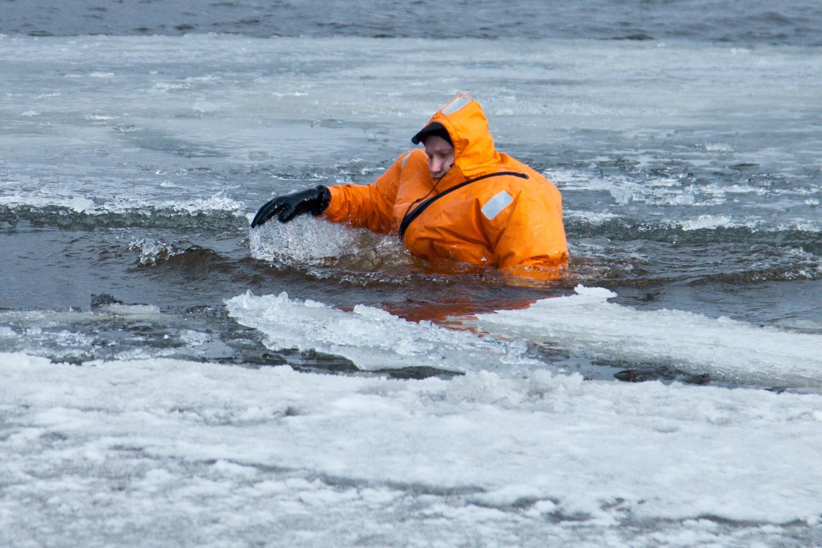 «Давай-давай!»: Владислав Радимов стал спасателем МЧС, чтобы помочь Ване Ганичеву
