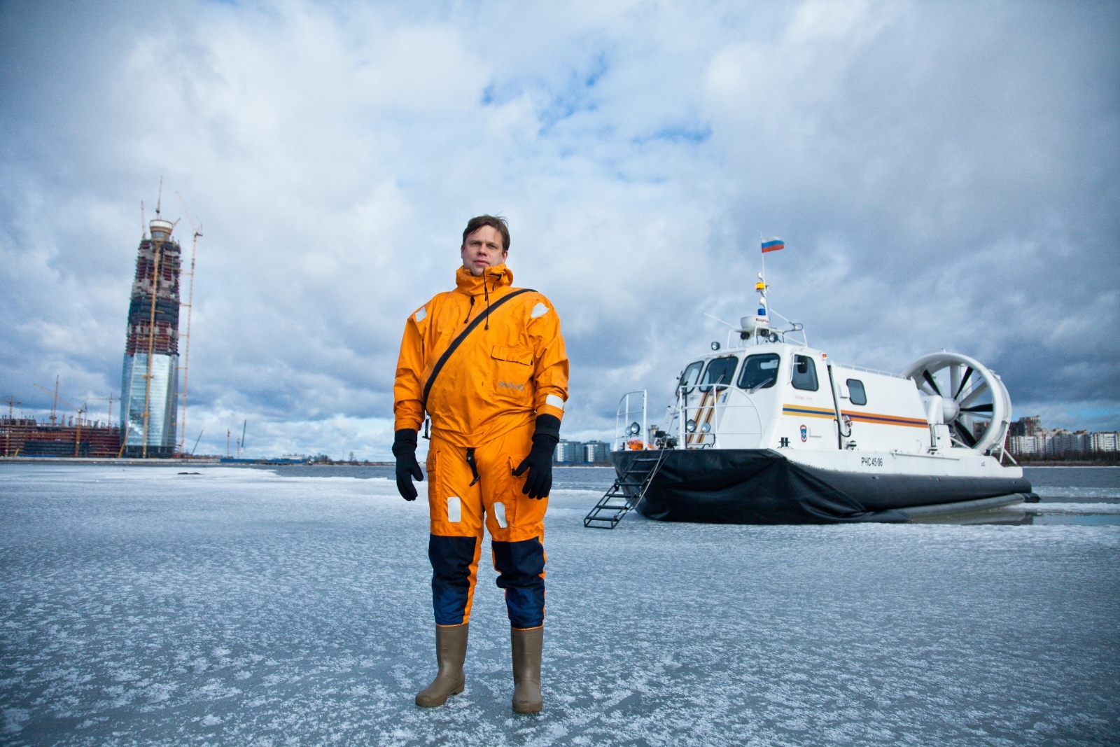 «Давай-давай!»: Владислав Радимов стал спасателем МЧС, чтобы помочь Ване Ганичеву