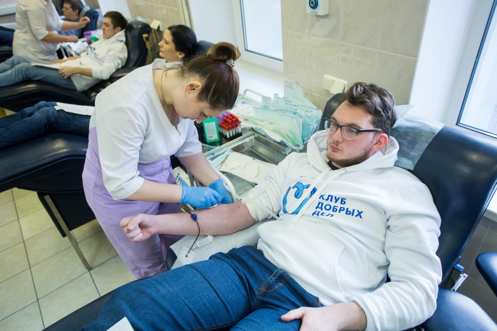 «Марафон добра»: болельщики-студенты проводят «День донора»