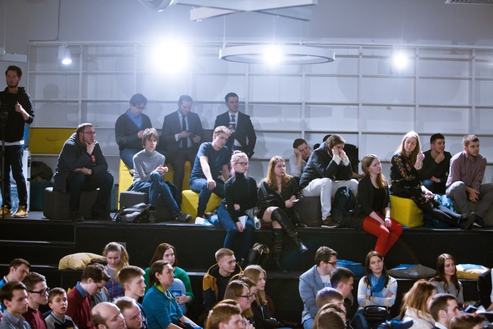 «Школа спортивной журналистики»: Таш Саркисян провел первую лекцию совместного проекта футбольного клуба «Зенит» и компании «МегаФон»