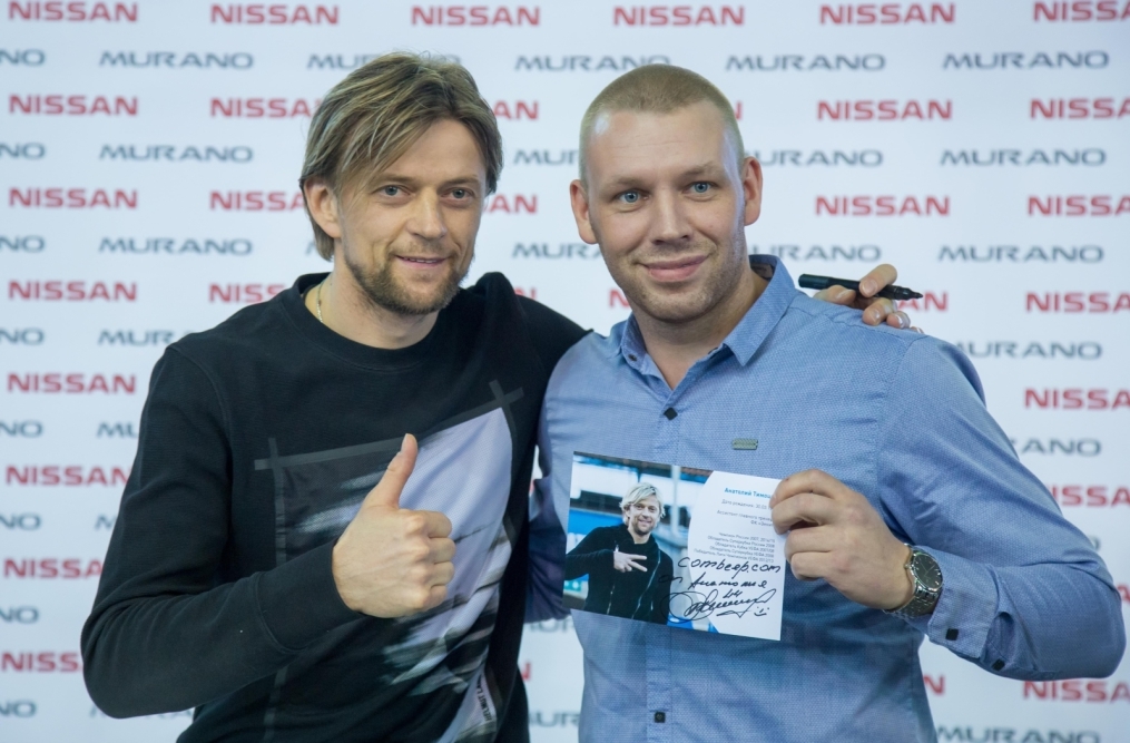 Автограф-сессия Анатолия Тимощука на выставке «Мир Автомобиля»