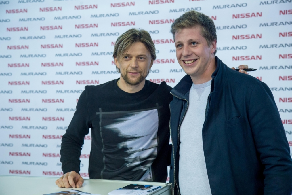 Автограф-сессия Анатолия Тимощука на выставке «Мир Автомобиля»