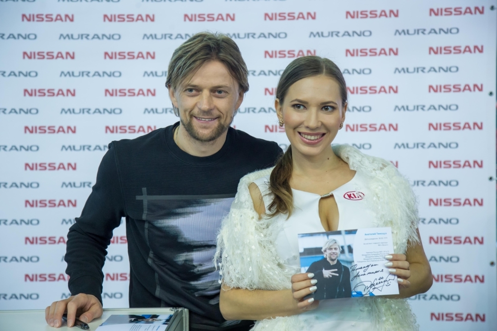 Автограф-сессия Анатолия Тимощука на выставке «Мир Автомобиля»