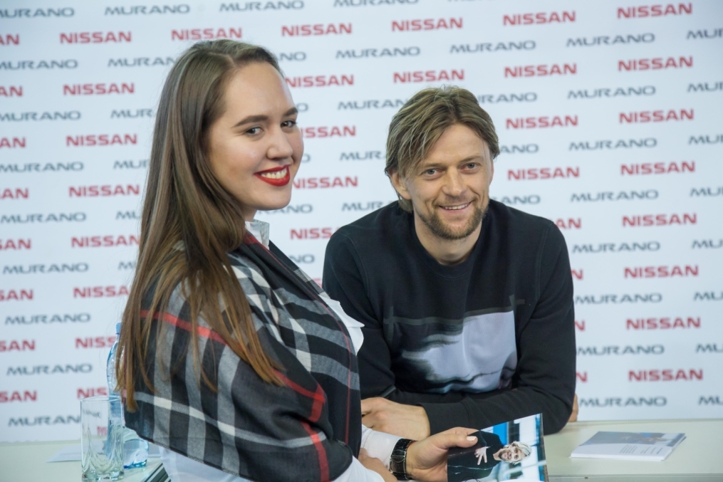 Автограф-сессия Анатолия Тимощука на выставке «Мир Автомобиля»