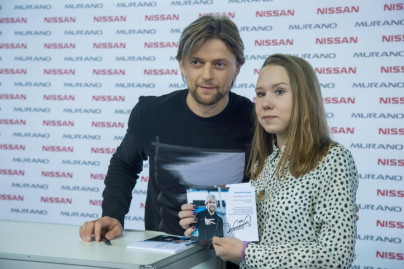 Автограф-сессия Анатолия Тимощука на выставке «Мир Автомобиля»