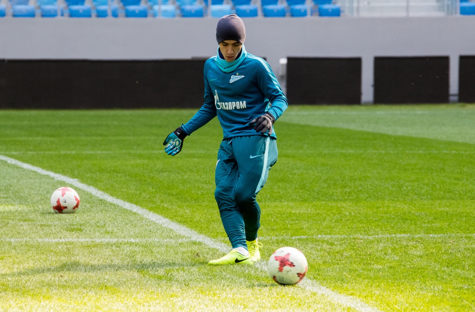 Тренировка сине-бело-голубых перед матчем с «Уралом» на новом стадионе