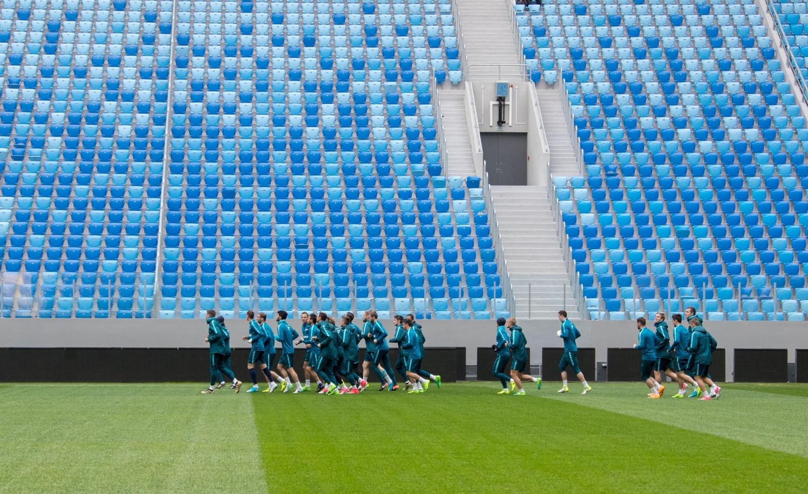 Тренировка сине-бело-голубых перед матчем с «Уралом» на новом стадионе