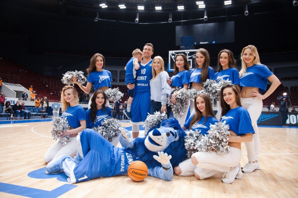 Болельщики на матче «Зенит» — «Химки»