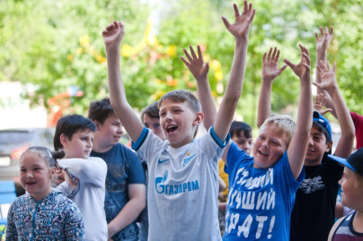 «Только Зенит — только Победа»: Синегривый Лев, посетил подростковый клуб «Z