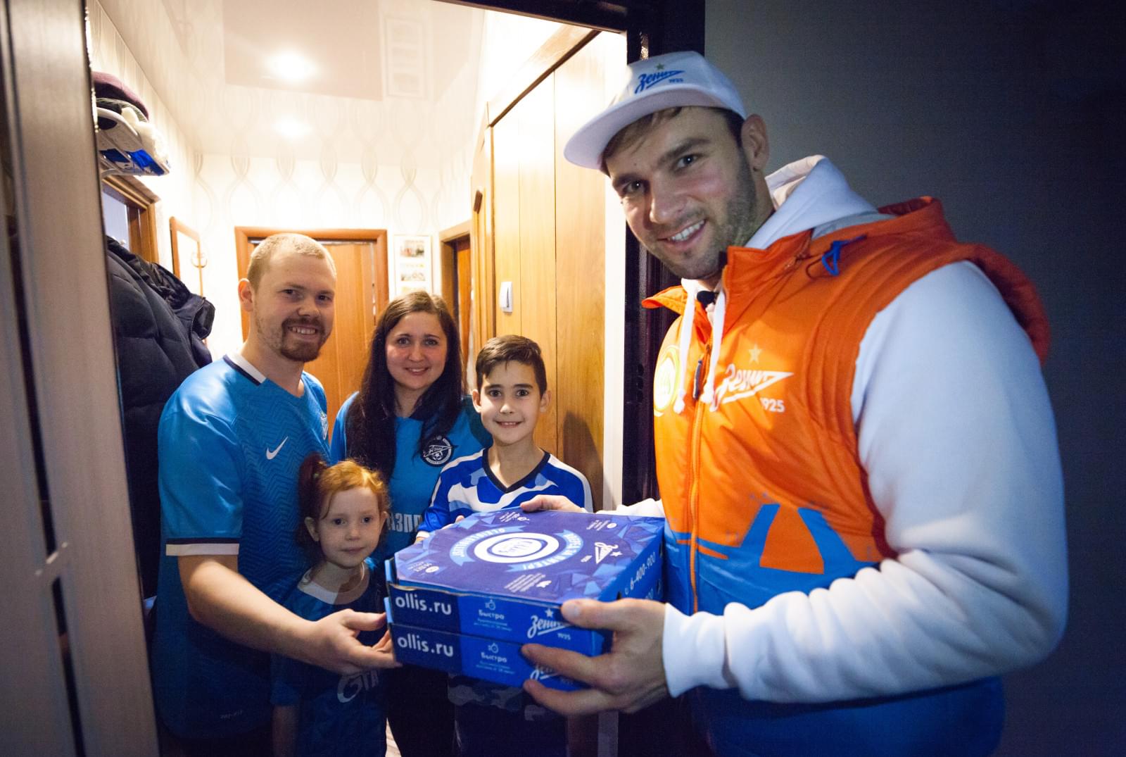 Иванович работает доставщиком пиццы в рамках акции «Давай-Давай!»