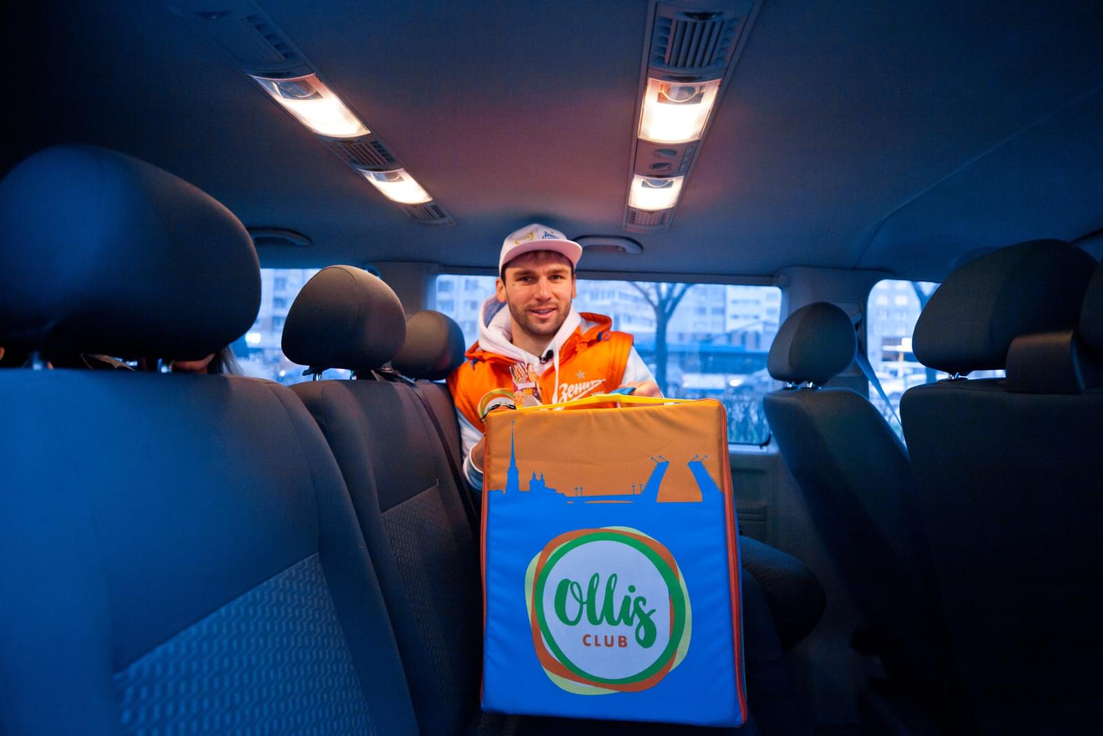 Иванович работает доставщиком пиццы в рамках акции «Давай-Давай!»