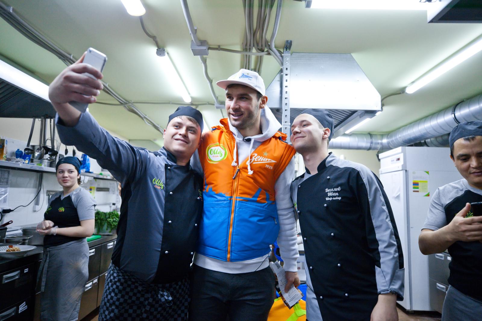 Иванович работает доставщиком пиццы в рамках акции «Давай-Давай!»