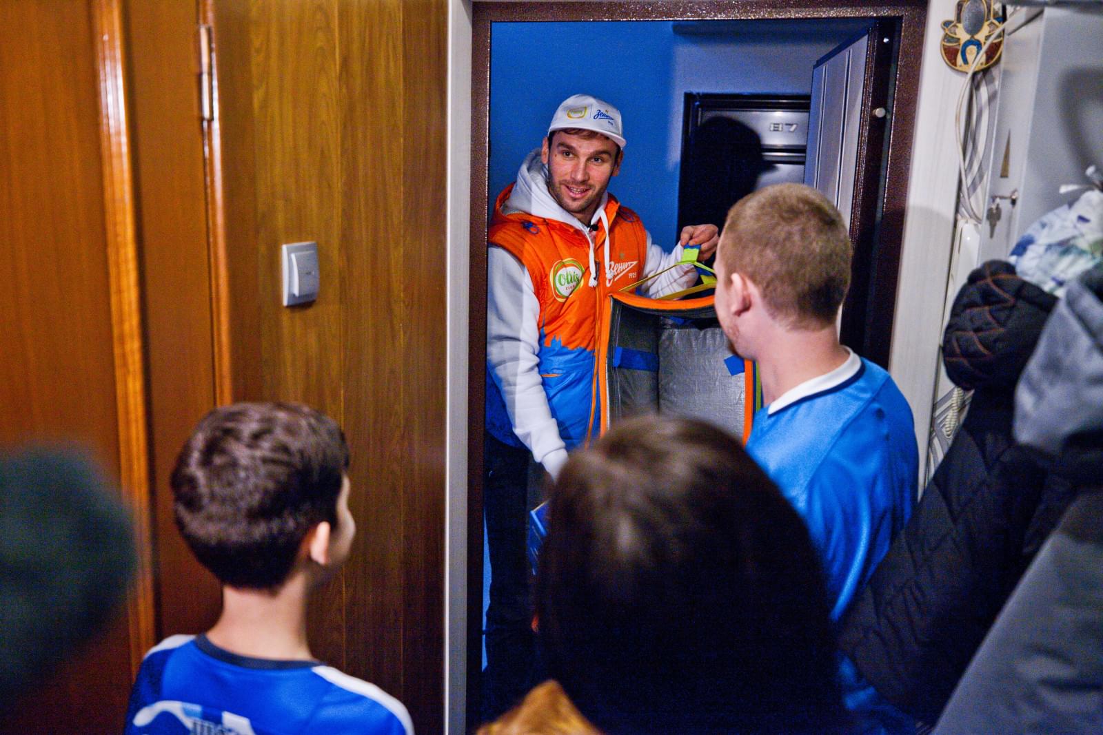 Иванович работает доставщиком пиццы в рамках акции «Давай-Давай!»