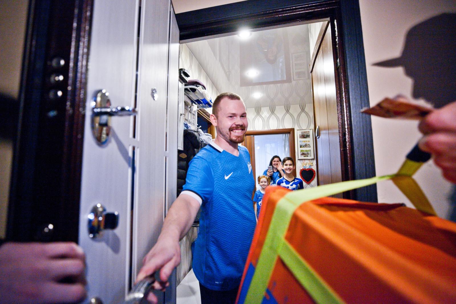 Иванович работает доставщиком пиццы в рамках акции «Давай-Давай!»