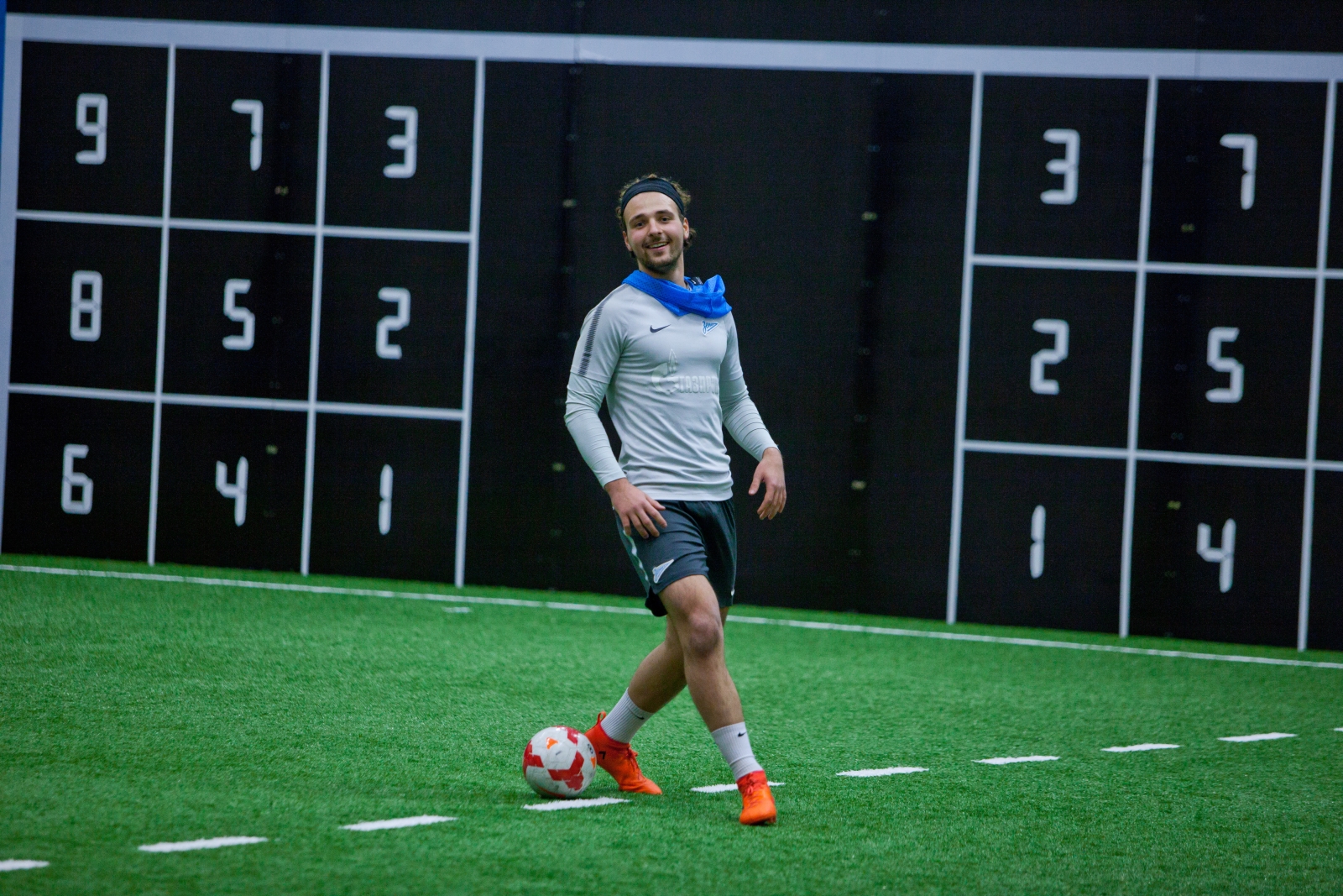 Михаил Кизеев и Даниил Пенчиков провели мастер класс от Академии ФК «Зенит» для детей сотрудников АО «СОГАЗ»