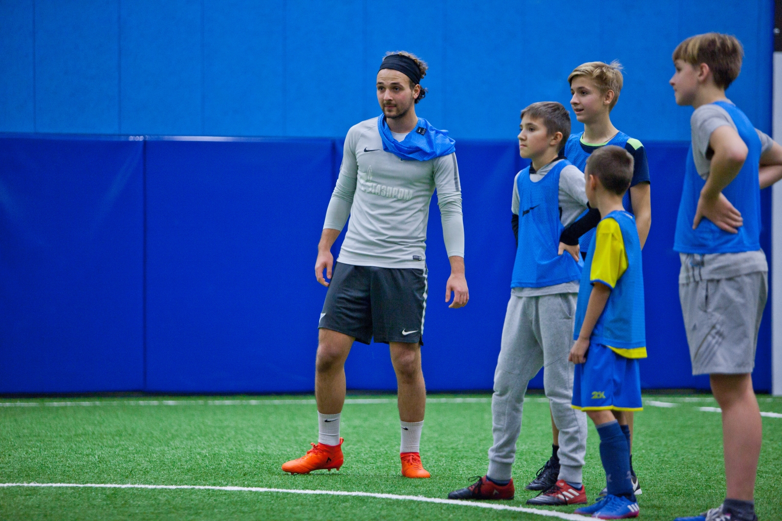 Михаил Кизеев и Даниил Пенчиков провели мастер класс от Академии ФК «Зенит» для детей сотрудников АО «СОГАЗ»
