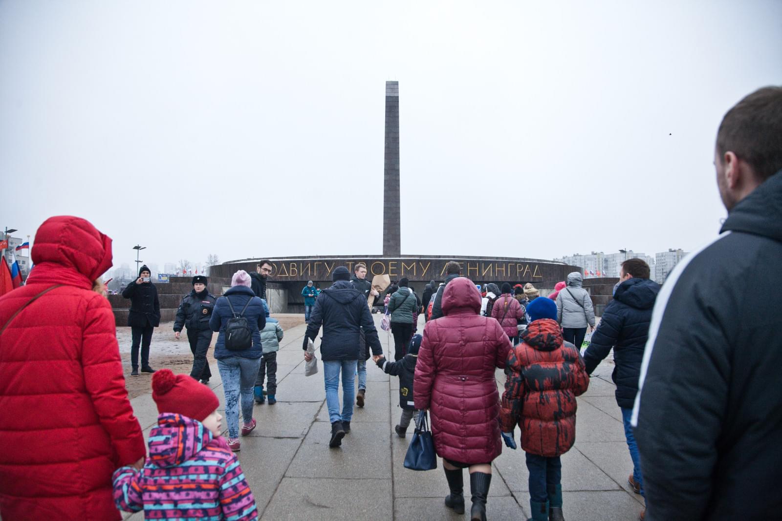 «Зенит»-2 возлагает цветы к Монументу героическим защитникам Ленинграда