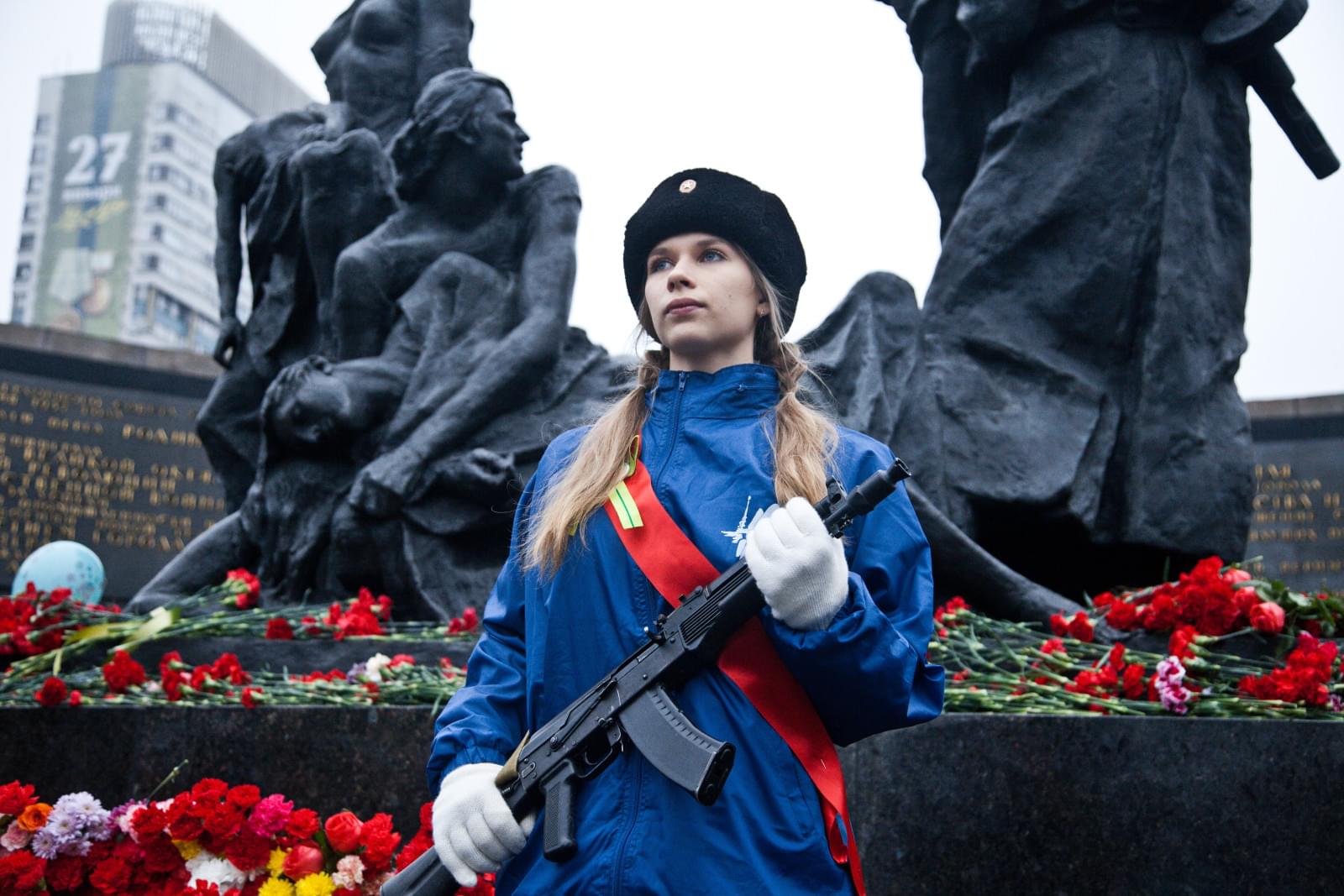 «Зенит»-2 возлагает цветы к Монументу героическим защитникам Ленинграда