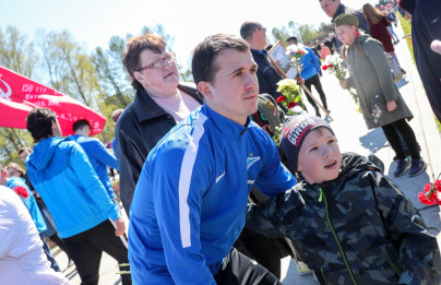 «Зенит» на Пискаревском мемориале