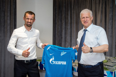 Подписание контракта с новым главным тренером футбольного клуба «Зенит» Сергеем Семаком