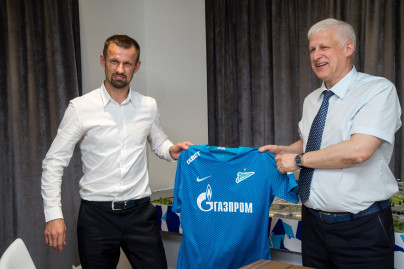 Подписание контракта с новым главным тренером футбольного клуба «Зенит» Сергеем Семаком