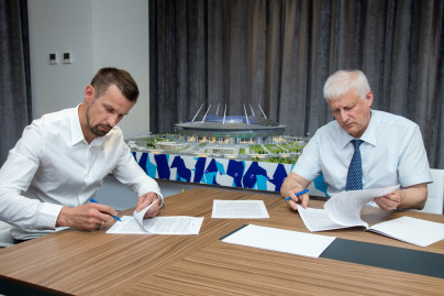 Подписание контракта с новым главным тренером футбольного клуба «Зенит» Сергеем Семаком