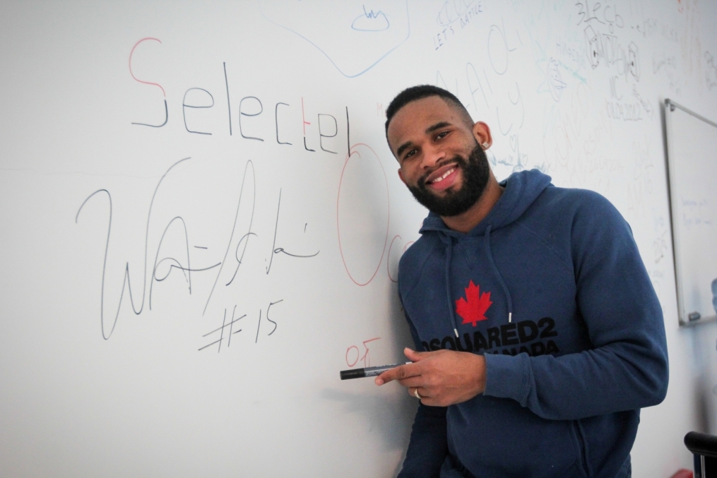 Вальтер Ходж, защитник БК «Зенит» посетил штаб—квартиру социальной сети «ВКонтакте»