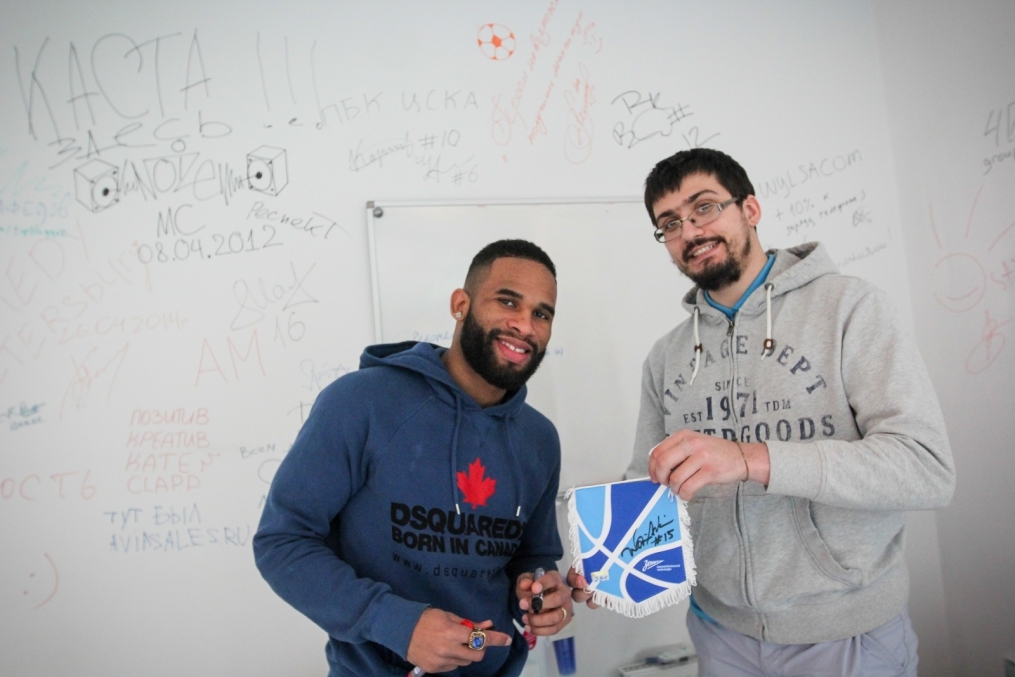 Вальтер Ходж, защитник БК «Зенит» посетил штаб—квартиру социальной сети «ВКонтакте»