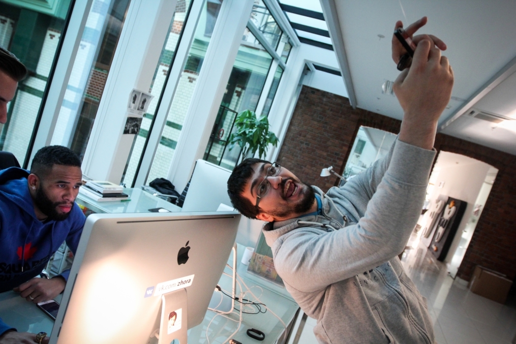 Вальтер Ходж, защитник БК «Зенит» посетил штаб—квартиру социальной сети «ВКонтакте»