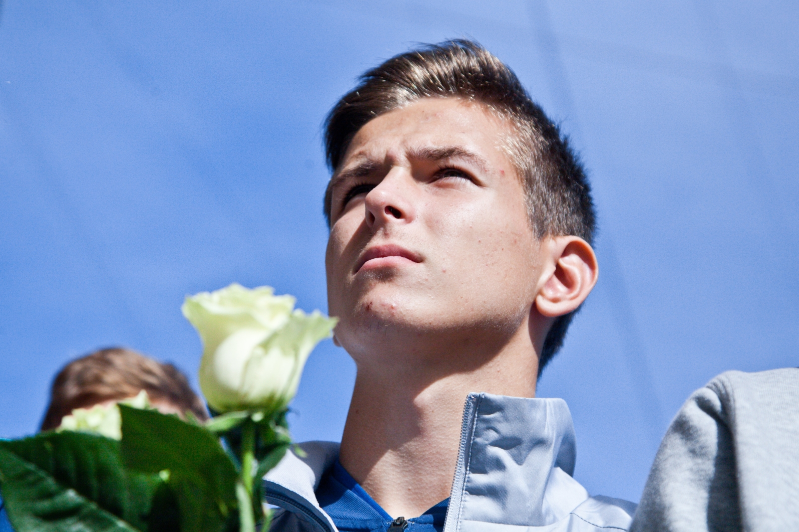 Воспитанники Академии «Зенита» возложили цветы к мемориальной доске Павла Садырина