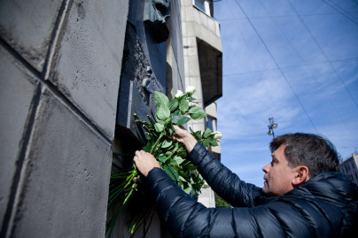 Воспитанники Академии «Зенита» возложили цветы к мемориальной доске Павла Садырина