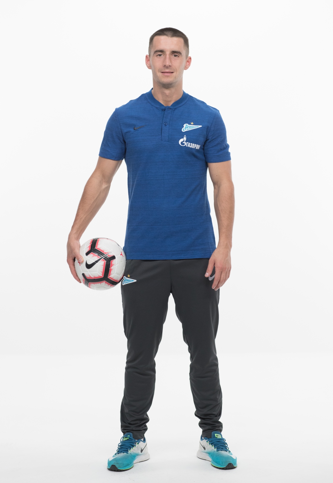 Фотосессия футболистов и тренеров основного состава ФК «Зенит» сезона 2018/19