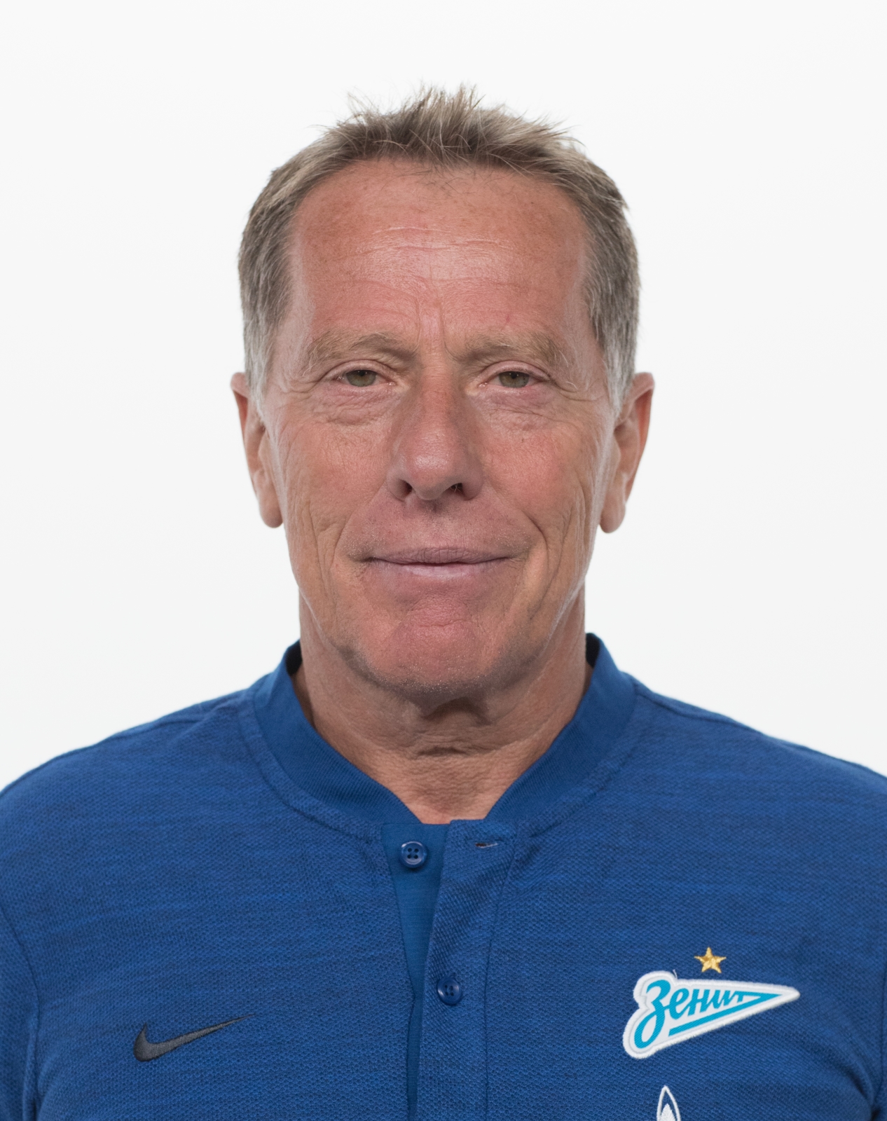 Фотосессия футболистов и тренеров основного состава ФК «Зенит» сезона 2018/19