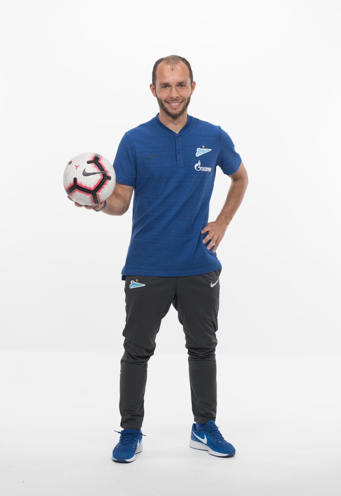 Фотосессия футболистов и тренеров основного состава ФК «Зенит» сезона 2018/19